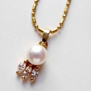 Miguela2 . white pearl pendant and chain
